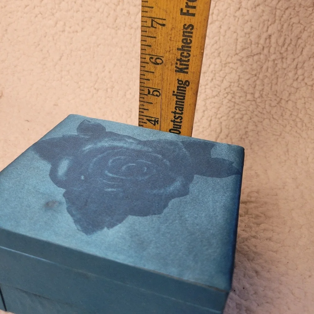 N/A teal blue